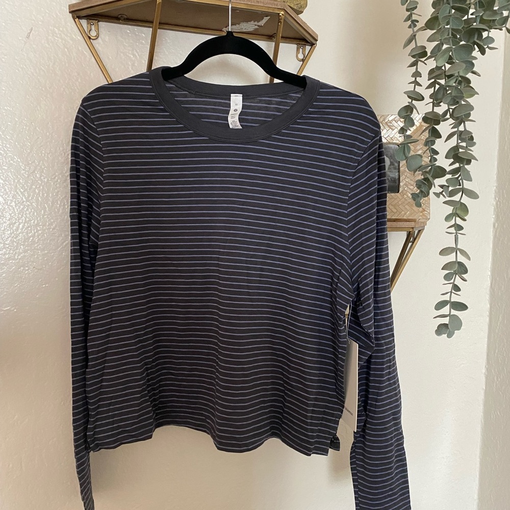 NWT Lululemon classic, fit cotton blend long sleeve